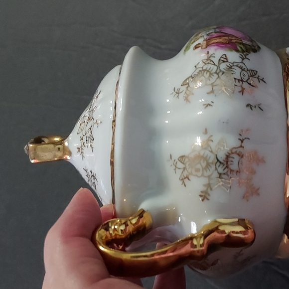 Courting Couple Sugar Bowlw/Lid w/Gold Filagree&Gold Trim.4.5in.H6in.W.Pre-Owned - Picture 2 of 7